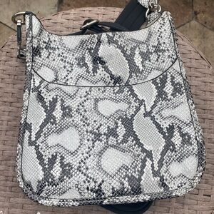 Snake print leather  crossbody bag.